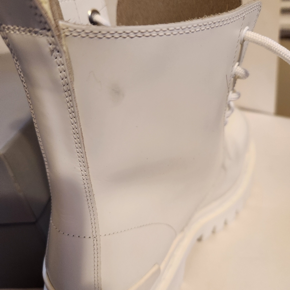 Balenciaga Strike Bootie size 37 BNWB - Picture 13 of 13